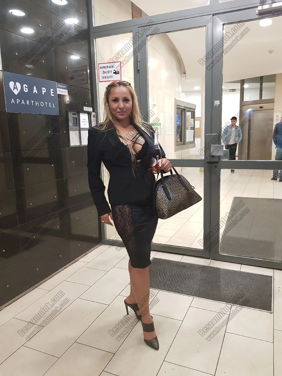 Mimi - +36 70 885 8304 - melytorkos francia foto