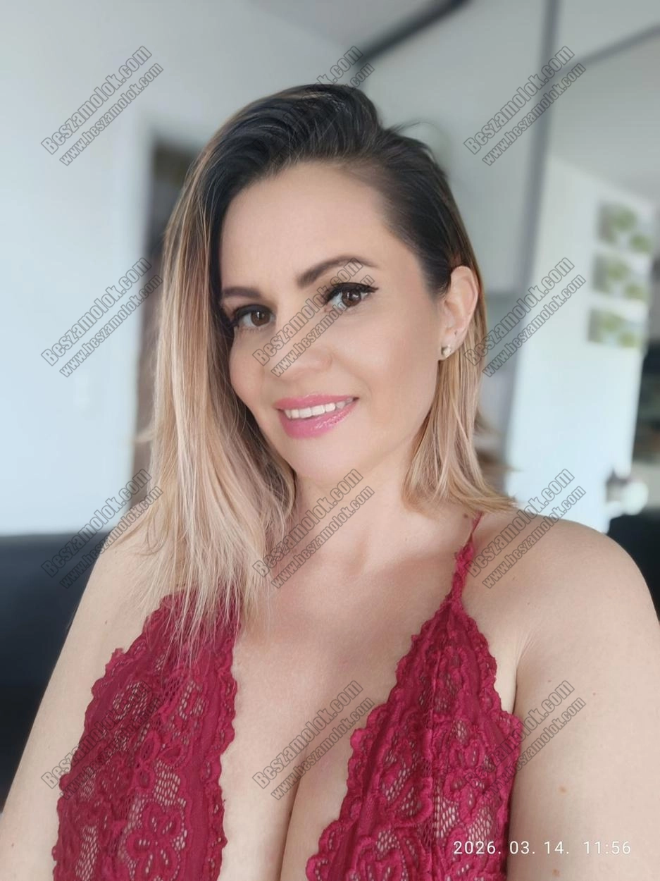 Lèna - +36 20 807 6233 - melytorkos francia foto