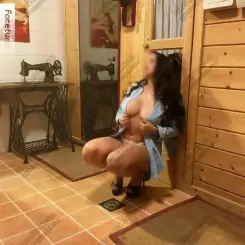 Alina, 22 éves mélytorkos szexpartner